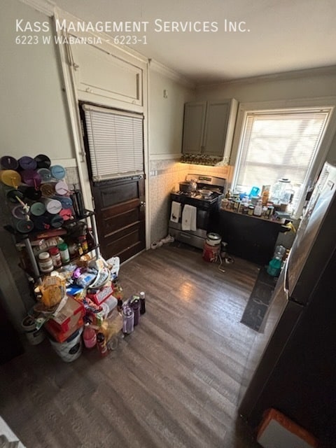 property at 6223 W Wabansia Ave