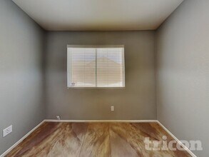 2030 Maui Surf Ave in North Las Vegas, NV - Building Photo - Building Photo