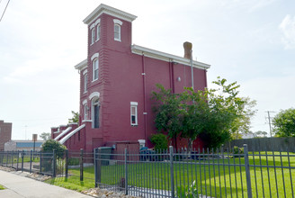 Fields House Apartments in Newport News, VA - Building Photo - Building Photo