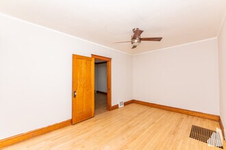 5051 W Argyle St in Chicago, IL - Building Photo - Building Photo