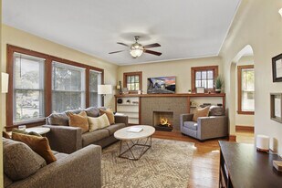 1335 N Jackson St, Unit SI ID1265536P in Waukegan, IL - Building Photo