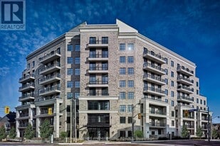 571 Prince Edward Dr N in Toronto, ON - Building Photo