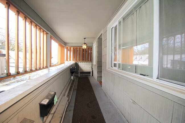 710 NW 21st Ave in Portland, OR - Foto de edificio - Building Photo