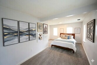 1901 Neville Dr, Unit 2 in Louisville, KY - Foto de edificio - Building Photo