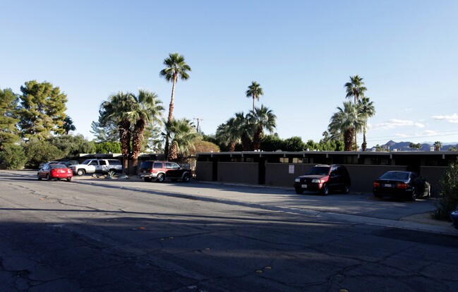 1733 E Amado Rd in Palm Springs, CA - Building Photo - Building Photo