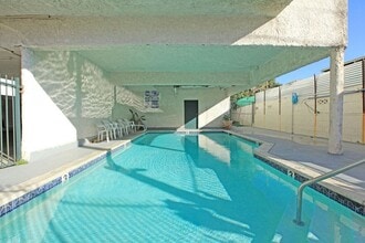 Cleon Villas in North Hollywood, CA - Building Photo - Building Photo