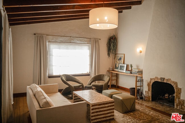 property at 6101 S Mansfield Ave