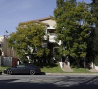 14243 Burbank Blvd in Van Nuys, CA - Building Photo - Building Photo