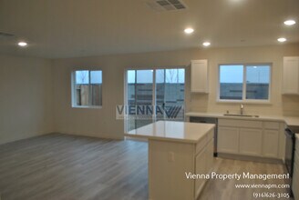 8144 Whippersnapper Wy in Roseville, CA - Building Photo - Building Photo