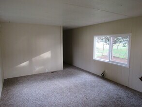 5692 Northwest Dr in Bellingham, WA - Building Photo - Building Photo