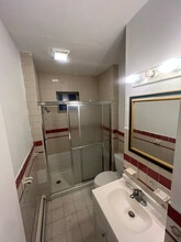 827 Atwells Ave in Providence, RI - Foto de edificio - Building Photo