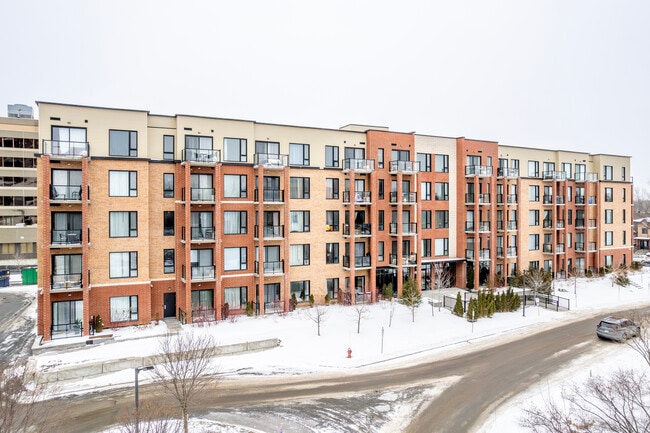 1790 Notre-Dame-De-Fatima Rue in Laval, QC - Building Photo - Building Photo