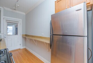 4865 N Hermitage Ave, Unit 1W in Chicago, IL - Building Photo - Building Photo