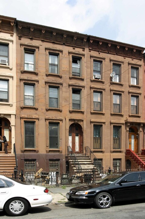 121 Hancock St in Brooklyn, NY - Building Photo