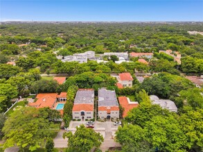 935 Catalonia Ave in Coral Gables, FL - Building Photo - Building Photo