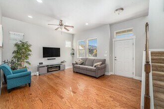 5932 Boston Ct in Denver, CO - Building Photo - Building Photo