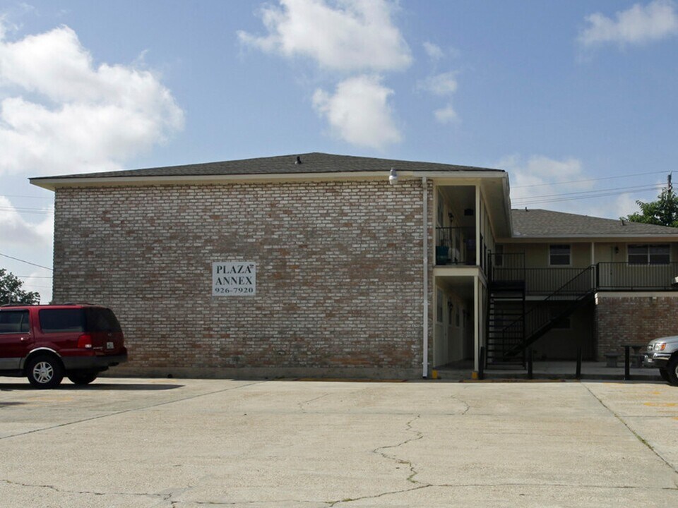 6752 Titian Ave in Baton Rouge, LA - Building Photo