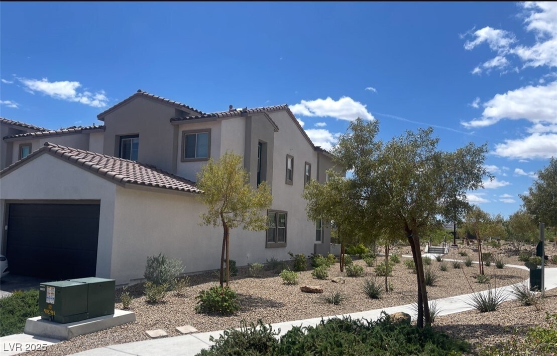11593 Cedar Shore Ave in Las Vegas, NV - Foto de edificio