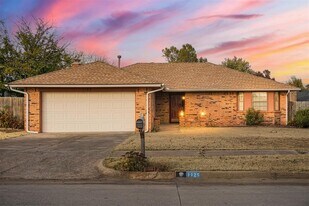 1125 N Patterson Dr in Moore, OK - Building Photo