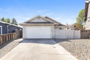 357 Hazelnut Ln in Oakley, CA - Building Photo