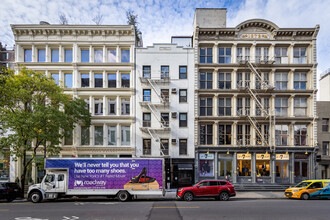 390 W Broadway in New York, NY - Foto de edificio - Building Photo
