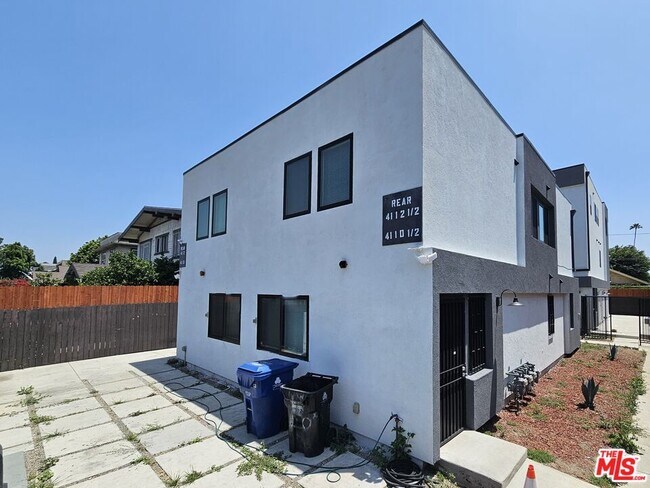 property at 4110 1/2 Normandie Ave
