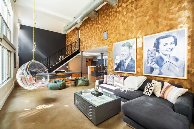 1037 N Laurel Ave, Unit 11B in West Hollywood, CA - Foto de edificio - Building Photo