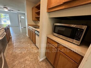 114 Damon Dr in Lafayette, LA - Foto de edificio - Building Photo