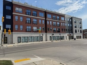 Le Quartier in Winnipeg, MB - Building Photo - Building Photo