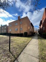 8326 Christiana Ave in Skokie, IL - Building Photo