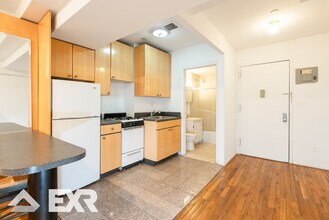 538 W 50th St in New York, NY - Building Photo - Building Photo