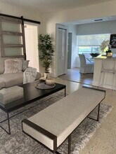 827 NE 140th St in North Miami, FL - Foto de edificio - Building Photo