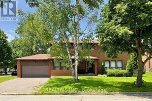 68 Gretman Crescent in Markham, ON - Building Photo