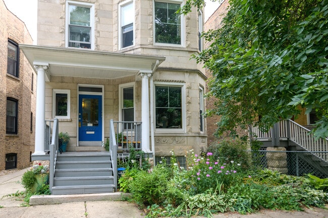 property at 2627 N Mozart St