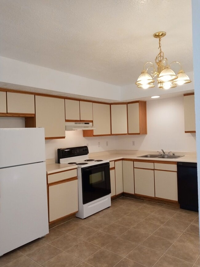 2401 High Desert Cir NE in Rio Rancho, NM - Building Photo - Building Photo