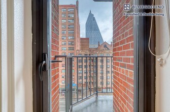 101 W 15th St in New York, NY - Building Photo - Building Photo