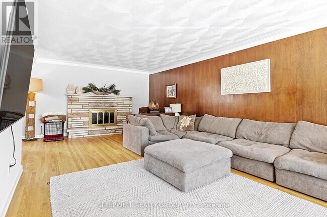 1874 Rideau Garden Dr in Ottawa, ON - Building Photo - Building Photo