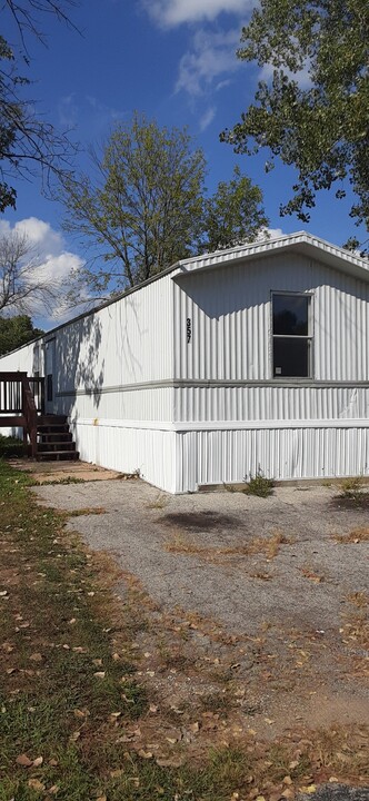 357 Golden Dale Dr in House Springs, MO - Building Photo