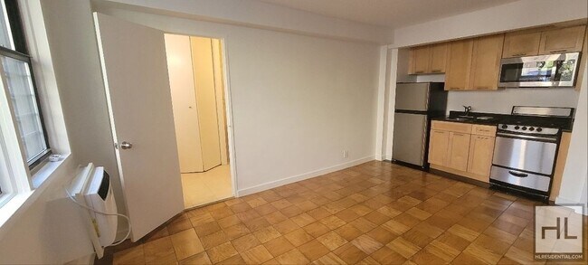 EAST 36 STREET, Unit 4E in New York, NY - Building Photo - Building Photo