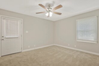 2582 Hatfield Cir SE in Atlanta, GA - Building Photo - Building Photo