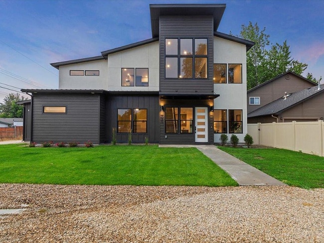 property at 1720 W Howe St