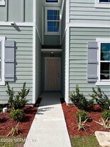 433 Running Wds St in Orange Park, FL - Building Photo