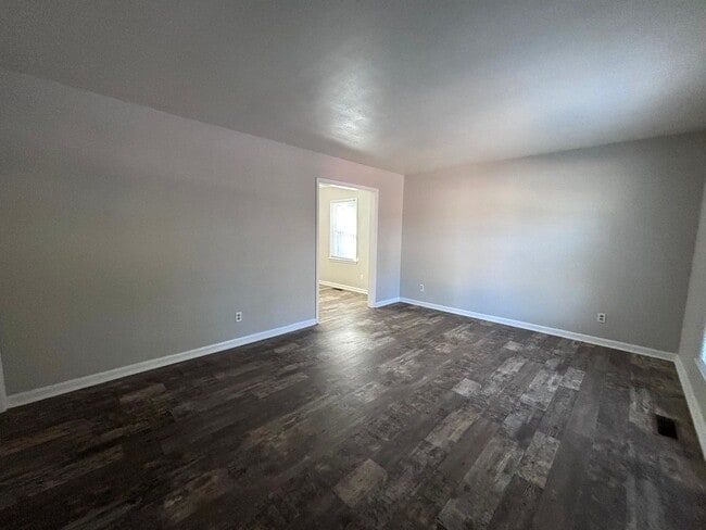 557 Waterbury Dr in Fayetteville, NC - Building Photo - Building Photo