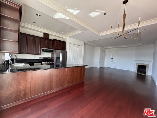 property at 700 S Ardmore Ave
