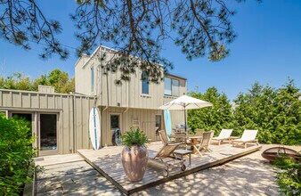 53 Clinton Academy Ln in Amagansett, NY - Building Photo - Building Photo