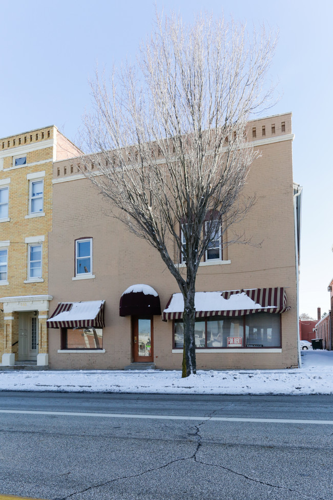 128 N Chestnut St in Ravenna, OH - Building Photo - Building Photo