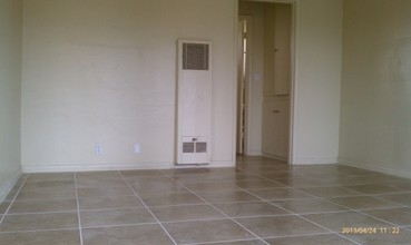 1080 Hoffman Ave in Long Beach, CA - Building Photo - Interior Photo