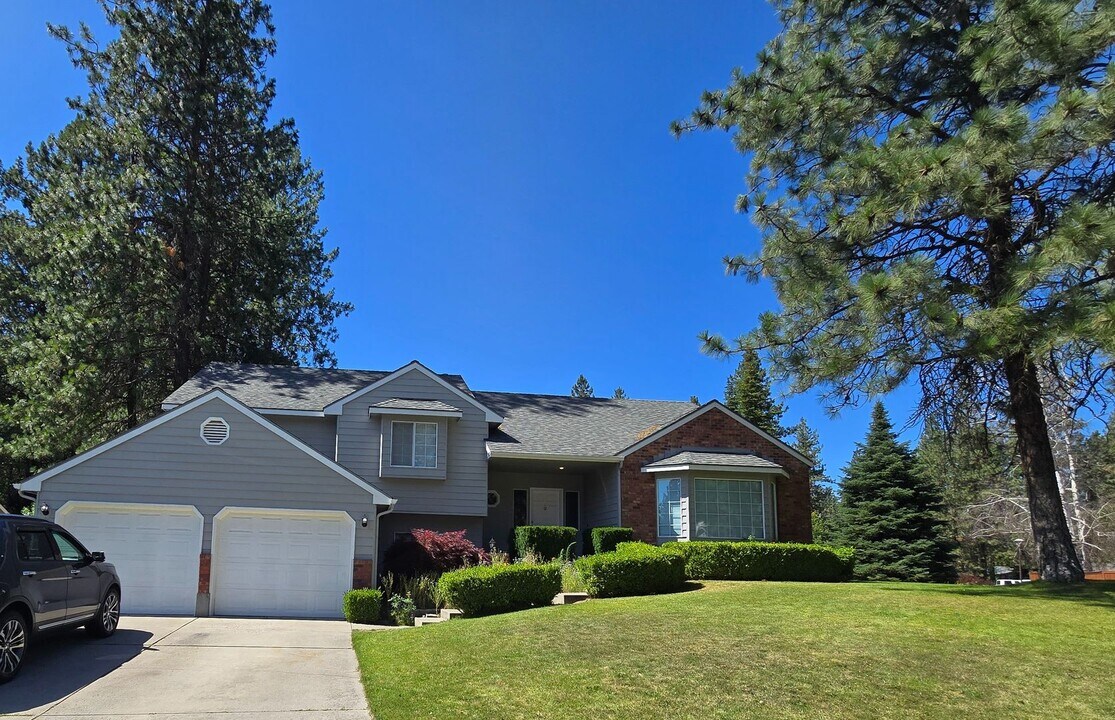 112 W Falcon Ave in Spokane, WA - Foto de edificio