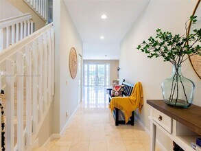 665 Nandina Dr in Weston, FL - Building Photo - Building Photo
