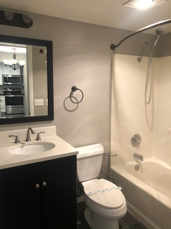 3078 Broadway, Unit 105 in San Diego, CA - Building Photo - Building Photo